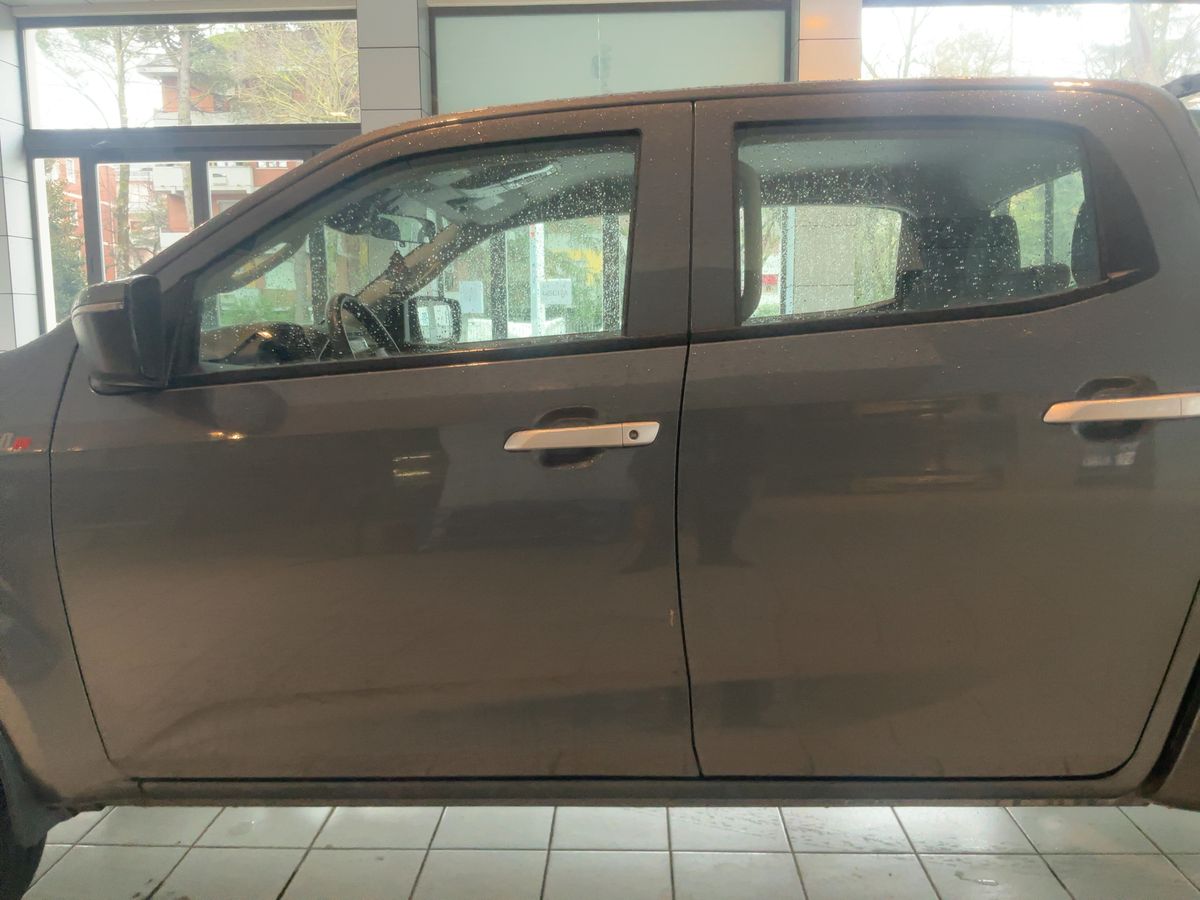 Isuzu D-MAX 2023 — photo 5