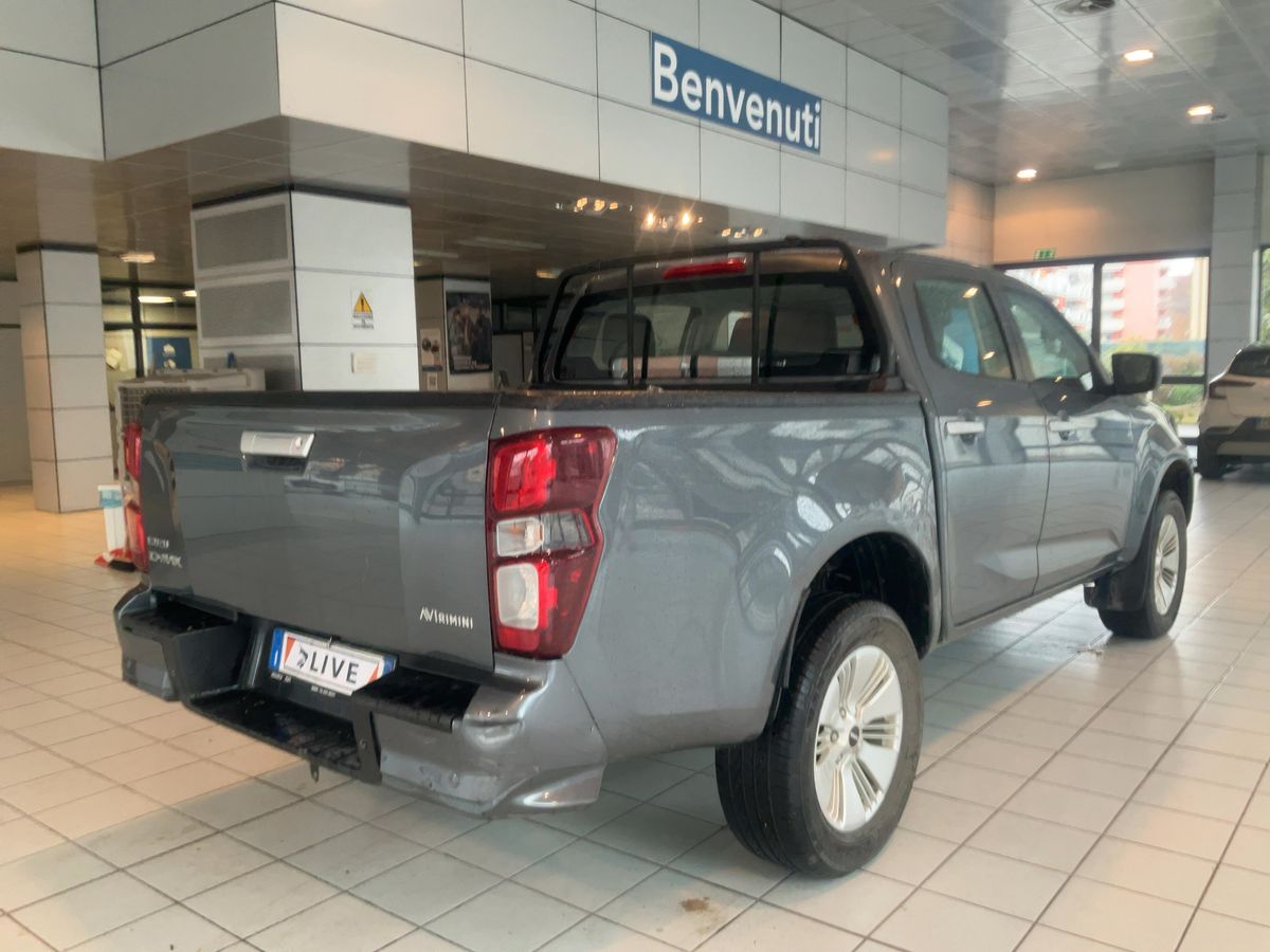Isuzu D-MAX 2023 — photo 9