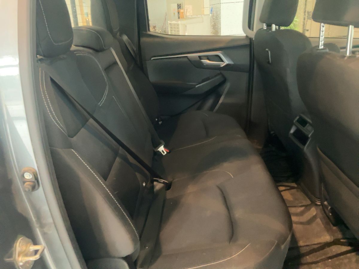 Isuzu D-MAX 2023 — photo 20