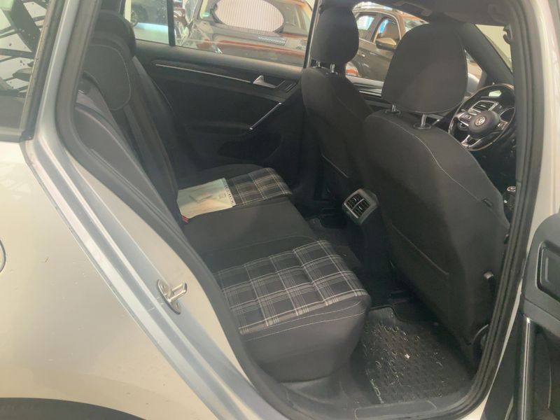 Volkswagen Golf VII 2.0 TDI GTD BlueMotion Tech 2015 – снимка 19