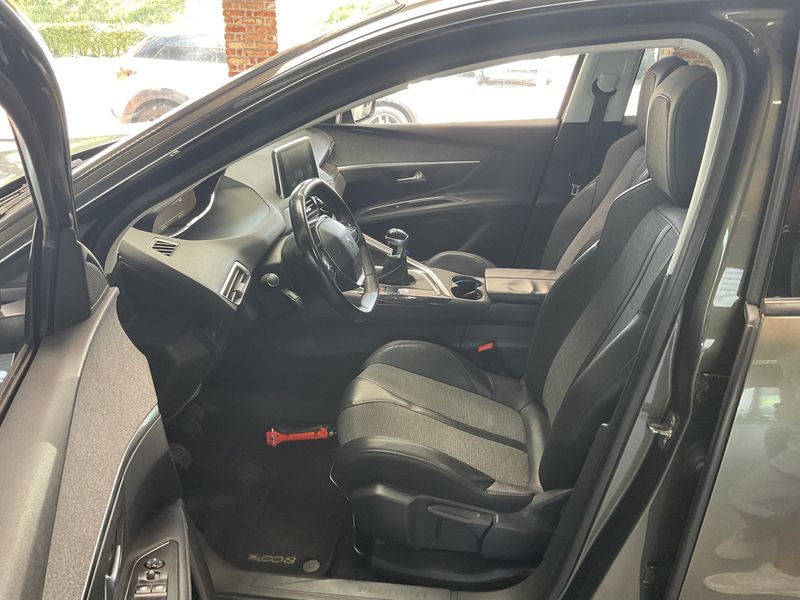 Peugeot 3008 1.2 PureTech Allure — zdjęcie 11