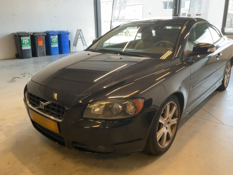Volvo C70 2.5 T5 Summum — zdjęcie 2