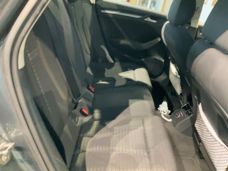 Audi A3 Limousine 2.0 TDI quattro Ambition — zdjęcie 14