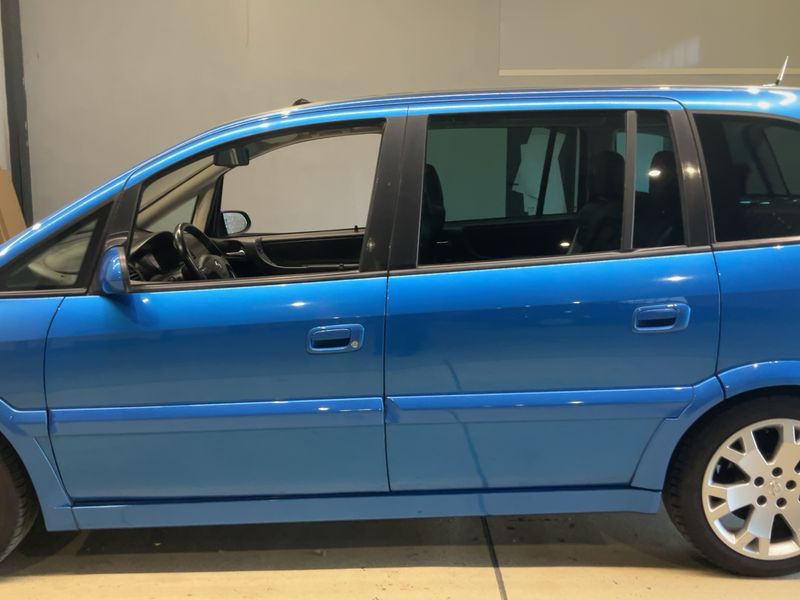 Opel Zafira 2.0 Turbo OPC — zdjęcie 4