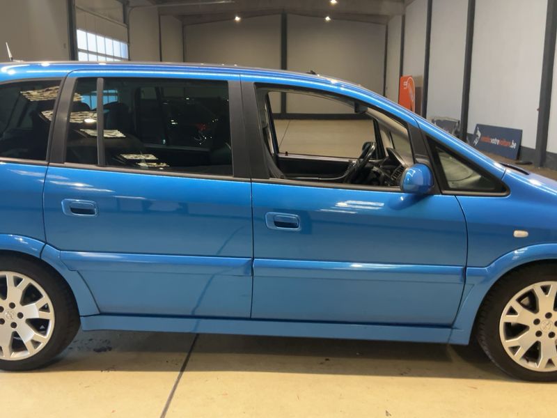 Opel Zafira 2.0 Turbo OPC — zdjęcie 7