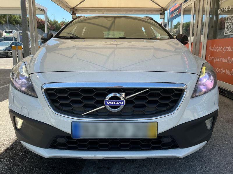 Volvo V40 Cross Country 2.0 D2 Momentum — zdjęcie 9
