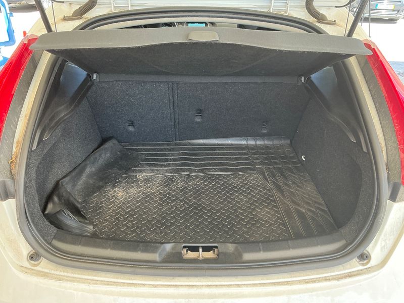Volvo V40 Cross Country 2.0 D2 Momentum — zdjęcie 10