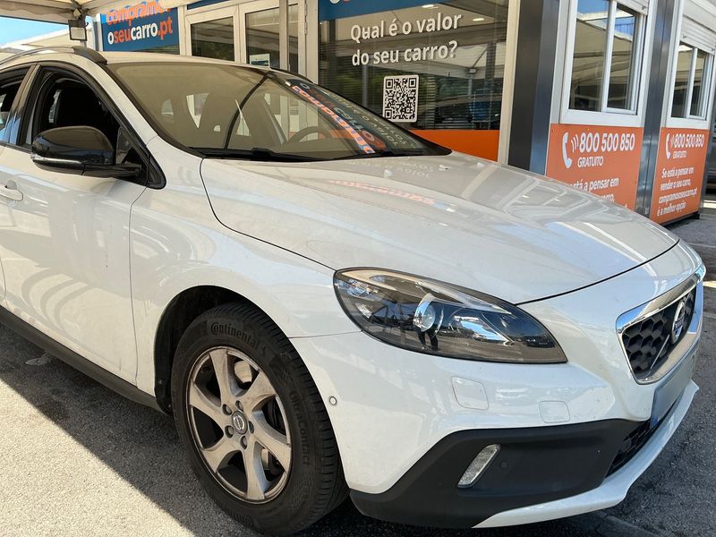 Volvo V40 Cross Country 2.0 D2 Momentum — zdjęcie 8