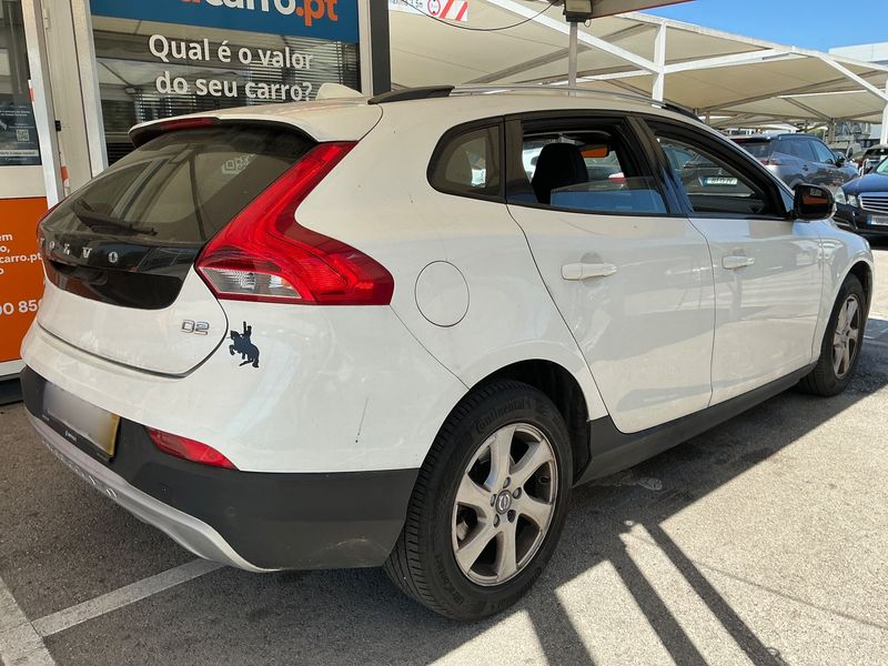Volvo V40 Cross Country 2.0 D2 Momentum — zdjęcie 6