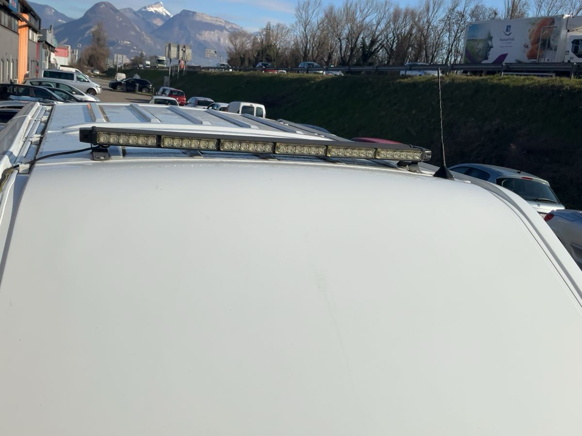 Renault Trafic 2017 — photo 14