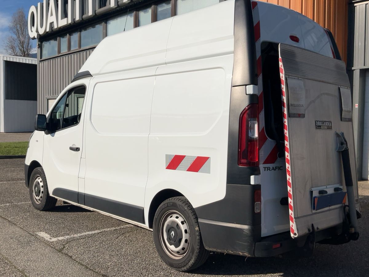 Renault Trafic 2017 — photo 7