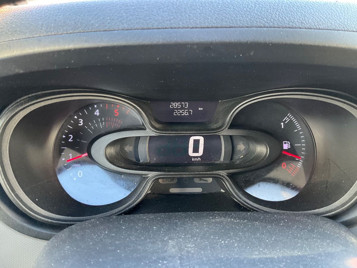 Renault Trafic 2017 — photo 19