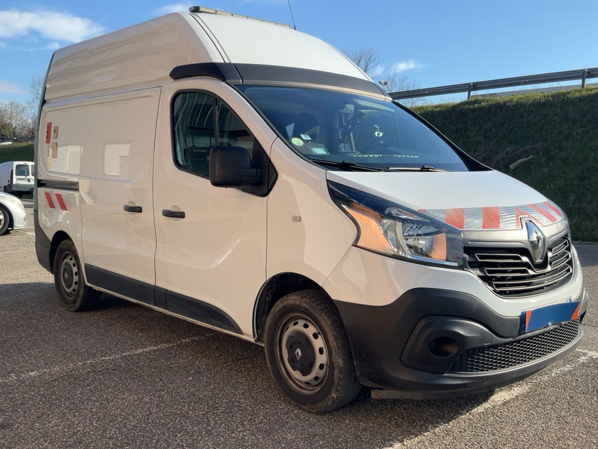 Renault Trafic 2017 — photo 13
