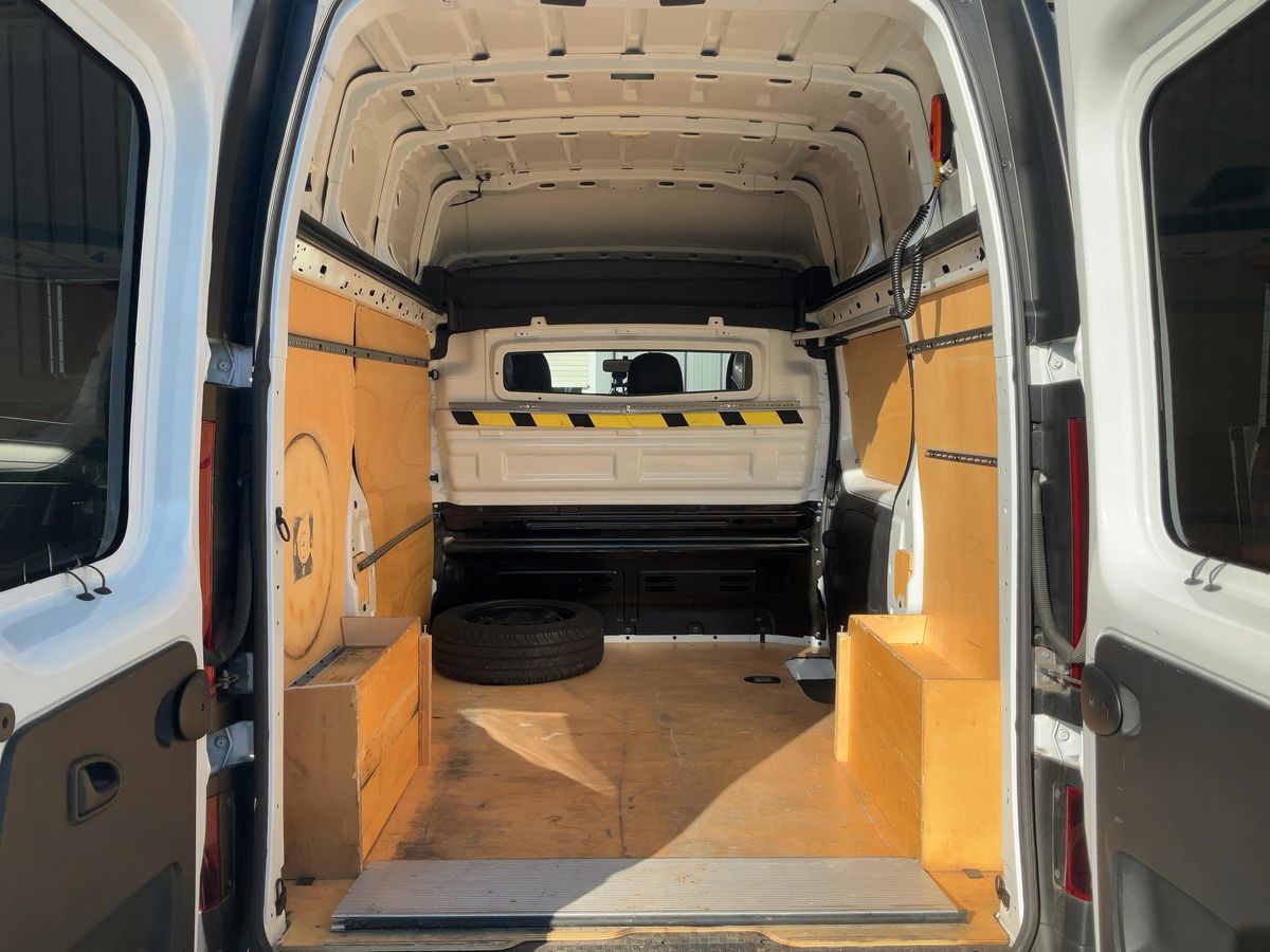 Renault Trafic 2017 — photo 8
