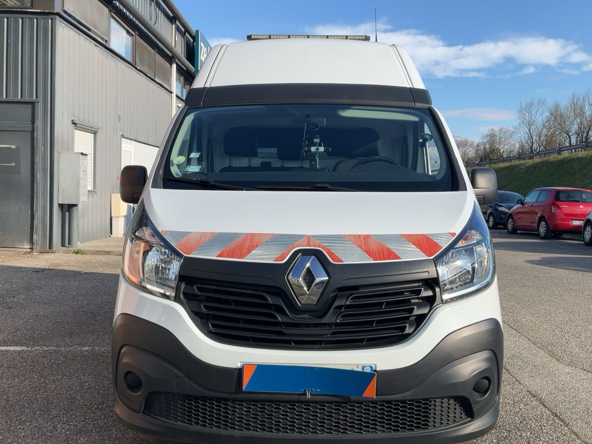 Renault Trafic 2017 — photo 15