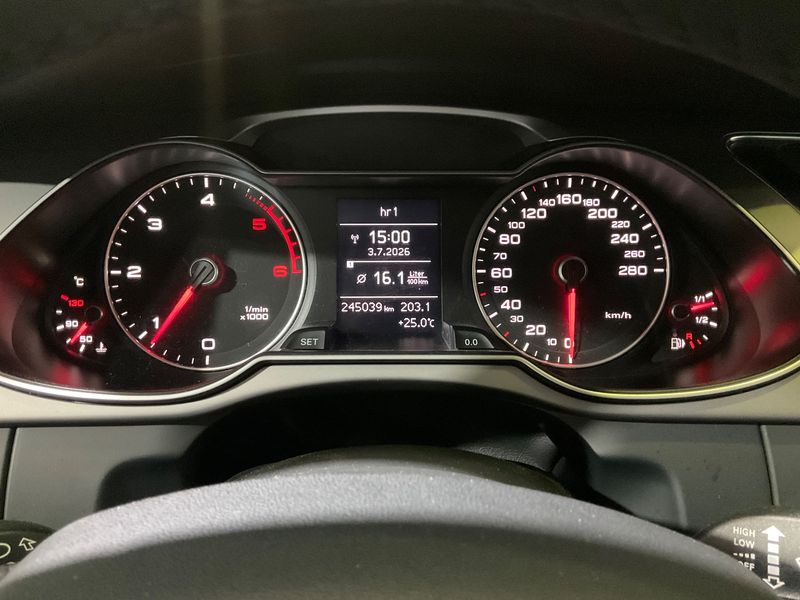 Audi A4 2.0 TDI Ambition 2012 – снимка 19