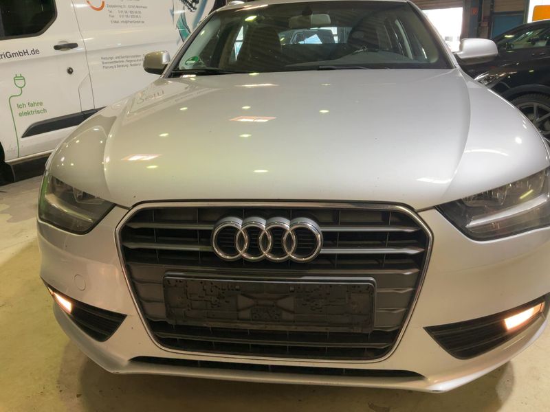 Audi A4 2.0 TDI Ambition 2012 – снимка 14