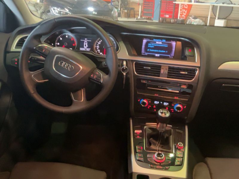 Audi A4 2.0 TDI Ambition 2012 – снимка 18