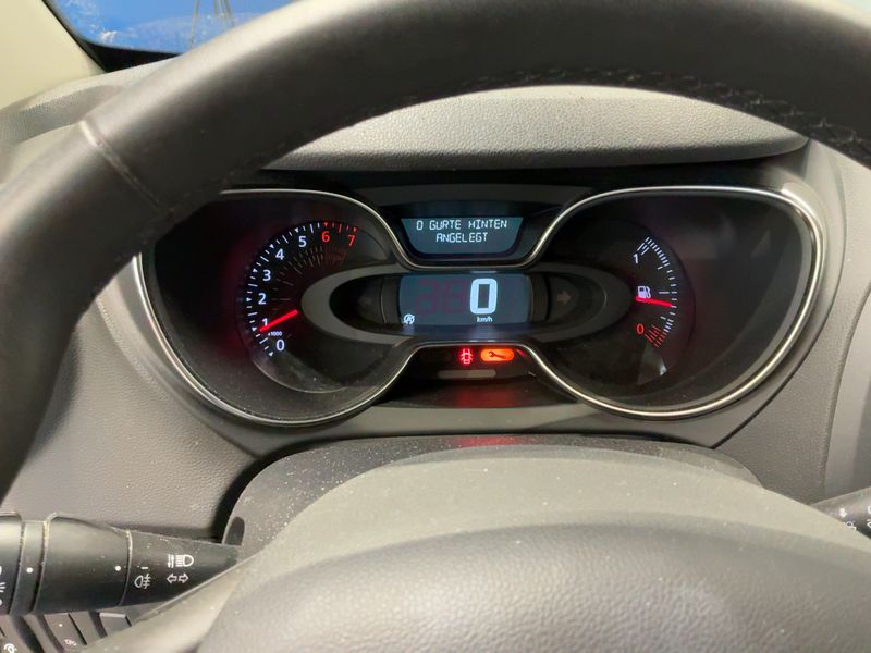 Renault Captur 0.9 Energy Limited — zdjęcie 13