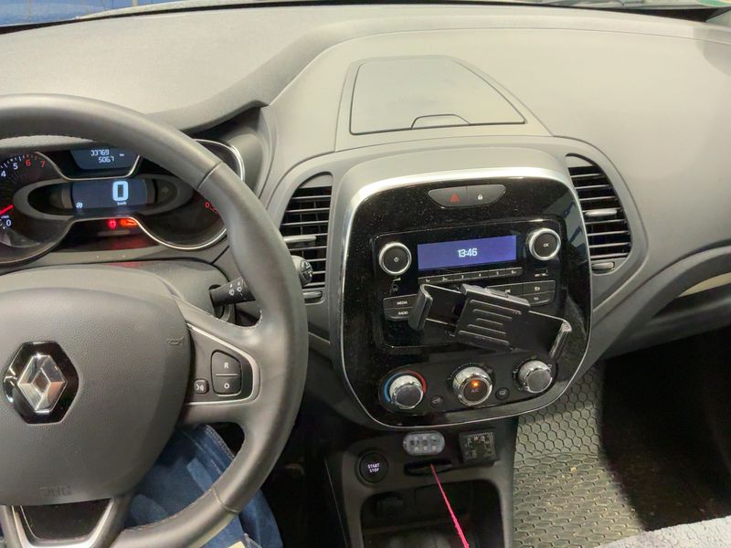 Renault Captur 0.9 Energy Limited — zdjęcie 12