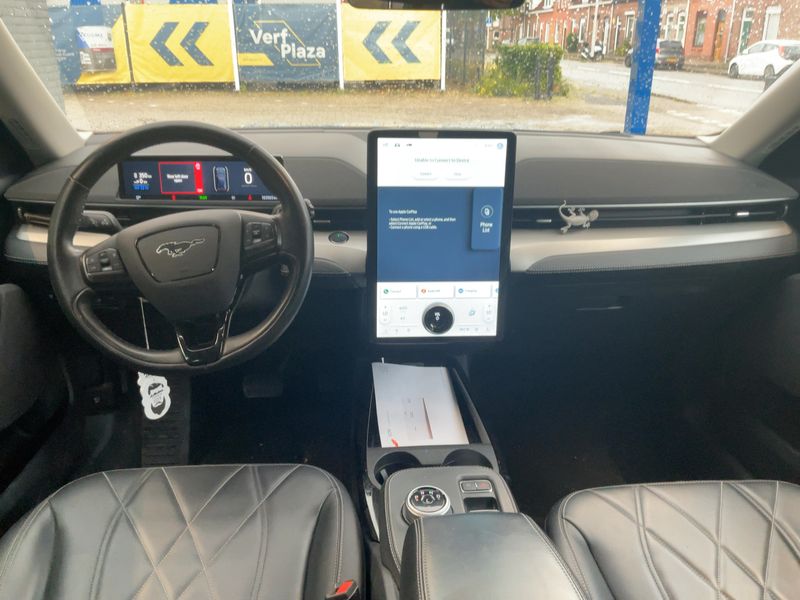 Ford Mustang Mach-E electric drive 216 kW — zdjęcie 12