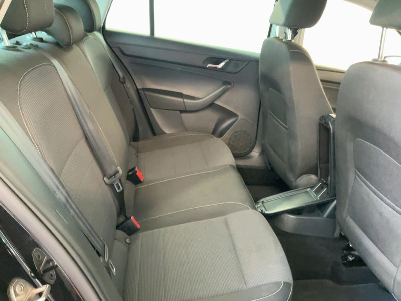 Skoda Rapid Spaceback 1.2 TSI Elegance — zdjęcie 14
