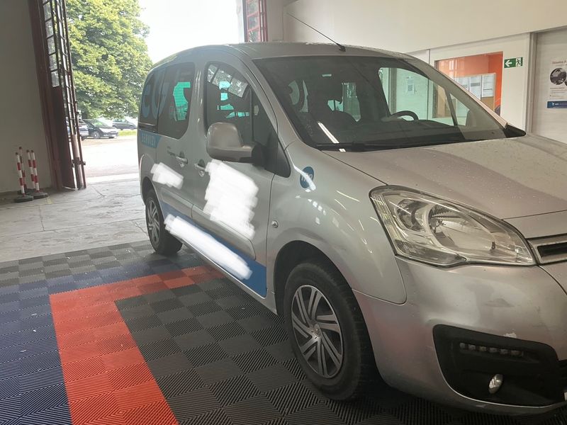 Citroen Berlingo 1.6 Blue-HDi Seduction (N1) — zdjęcie 8