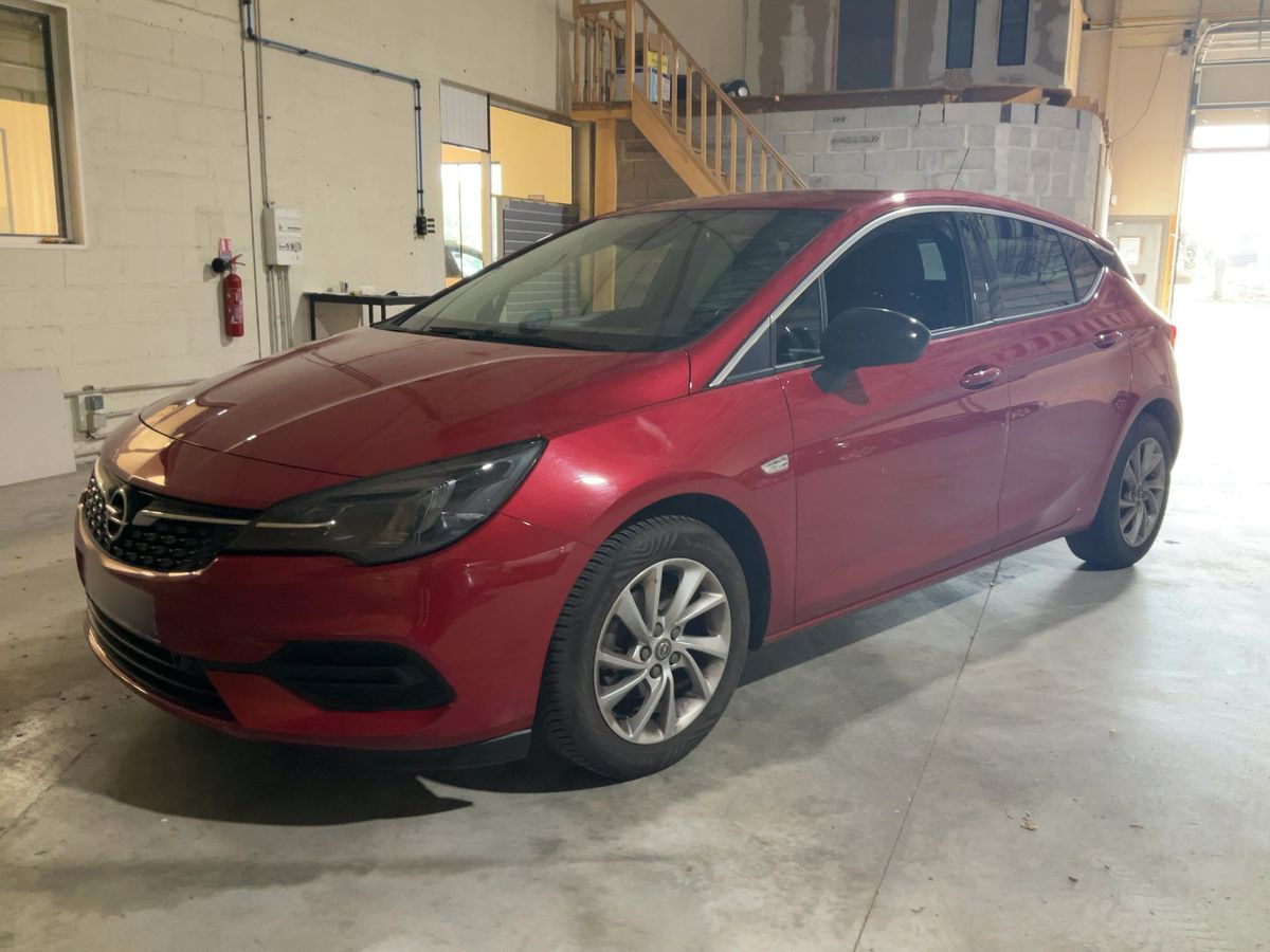 Opel Astra 2021 — photo 1
