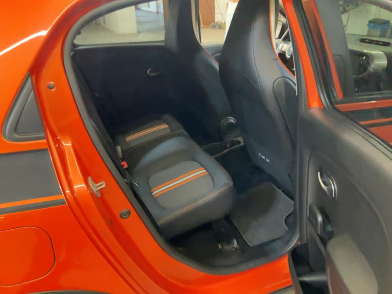 Renault Twingo 1.0 SCe Intens — zdjęcie 14