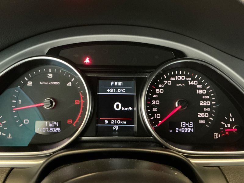Audi Q7 3.0 V6 TDI quattro — zdjęcie 13