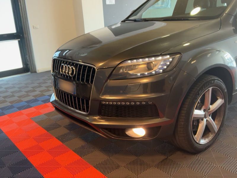 Audi Q7 3.0 V6 TDI quattro — zdjęcie 2