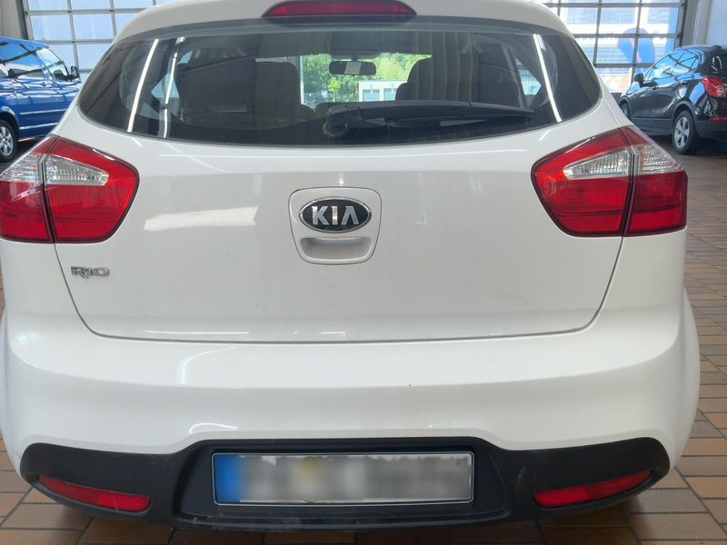 Kia Rio 1.2 Attract — zdjęcie 5