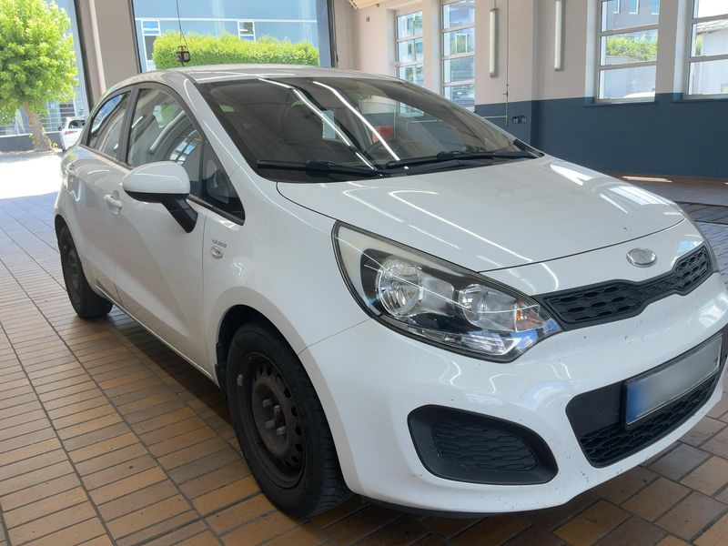 Kia Rio 1.2 Attract — zdjęcie 8