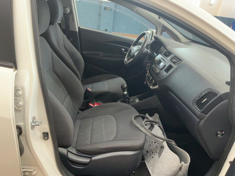 Kia Rio 1.2 Attract — zdjęcie 11