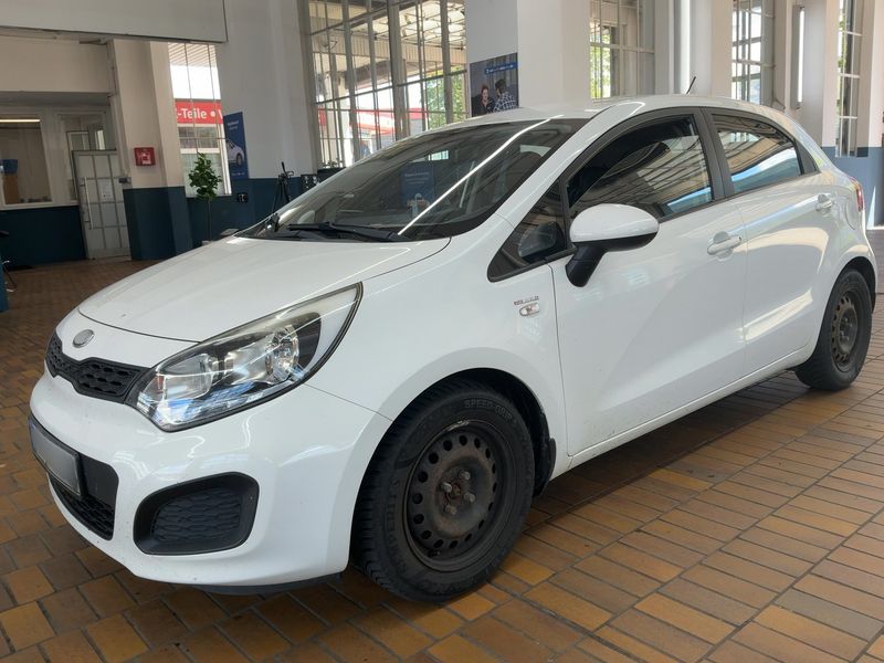 Kia Rio 1.2 Attract — zdjęcie 2