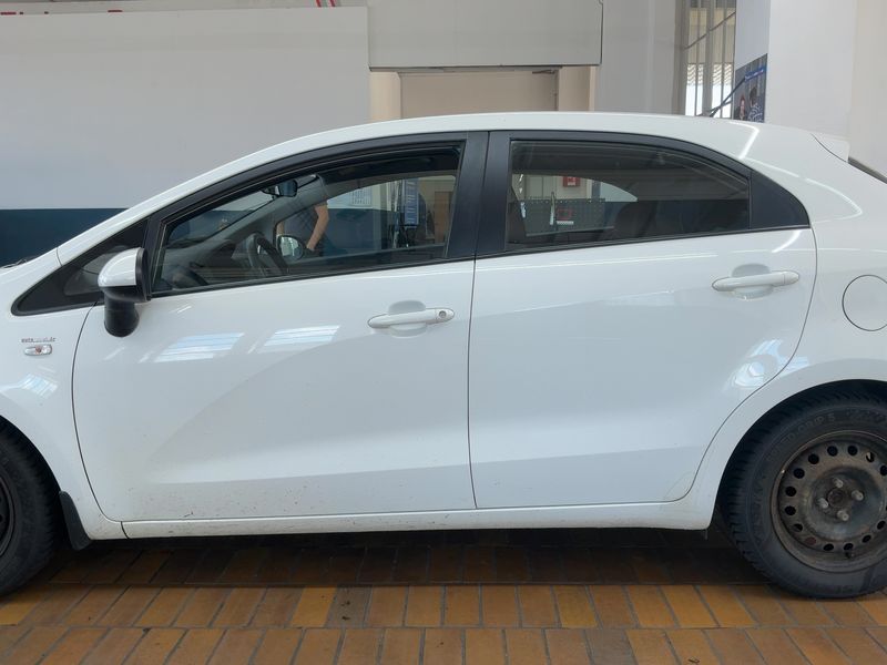 Kia Rio 1.2 Attract — zdjęcie 4