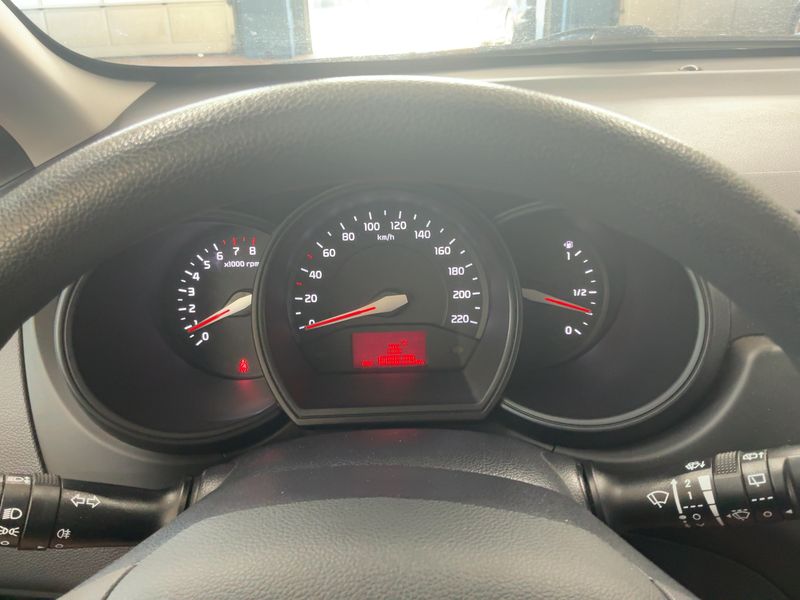 Kia Rio 1.2 Attract — zdjęcie 13