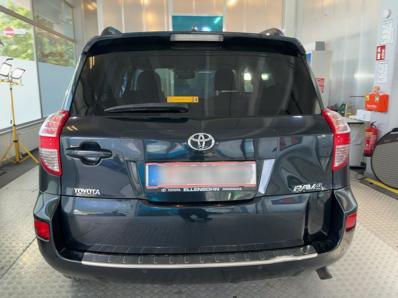 Toyota RAV 4 2.2 D-4D Executive 2011 – снимка 7