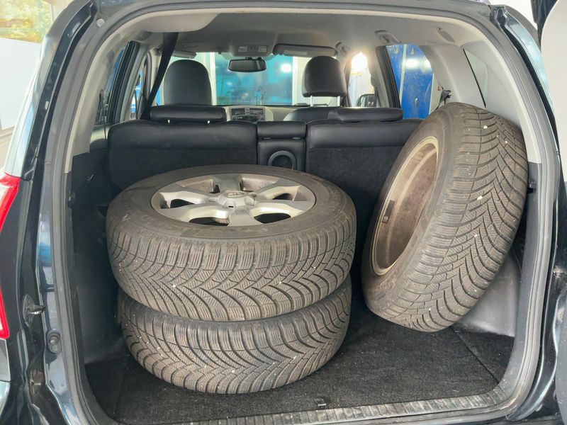 Toyota RAV 4 2.2 D-4D Executive 2011 – снимка 16