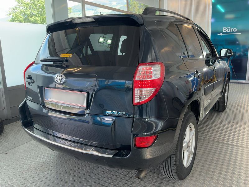 Toyota RAV 4 2.2 D-4D Executive 2011 – снимка 8