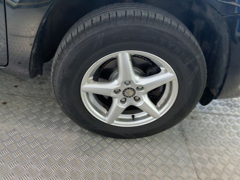 Toyota RAV 4 2.2 D-4D Executive 2011 – снимка 11