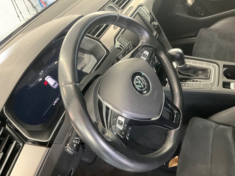 Volkswagen Passat 2.0 TDI Highline 4Motion BlueMotion Tech 2014 – снимка 25