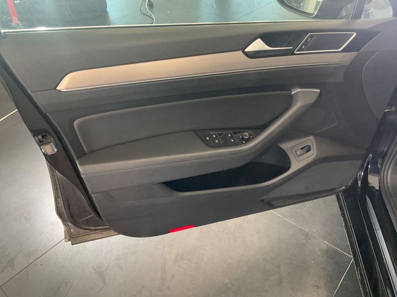 Volkswagen Passat 2.0 TDI Highline 4Motion BlueMotion Tech 2014 – снимка 24