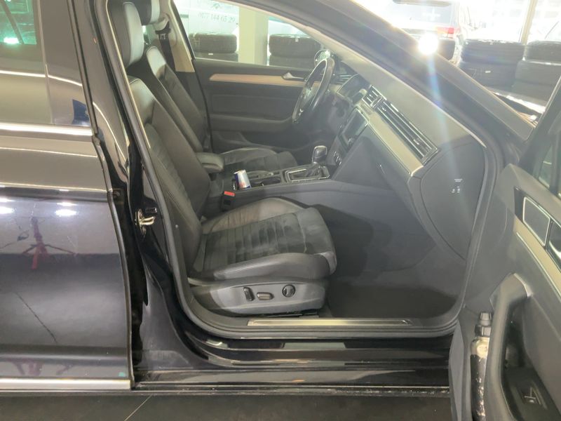 Volkswagen Passat 2.0 TDI Highline 4Motion BlueMotion Tech 2014 – снимка 16