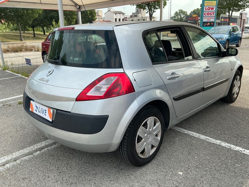 Renault Megane 1.6 Expression Confort — zdjęcie 2