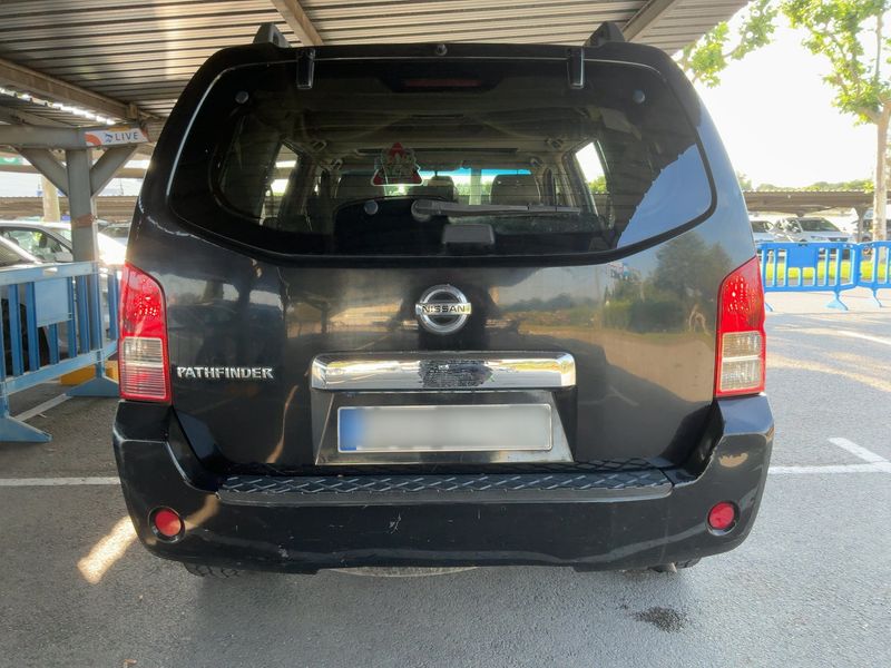 Nissan Pathfinder 2.5 dCi LE — zdjęcie 5