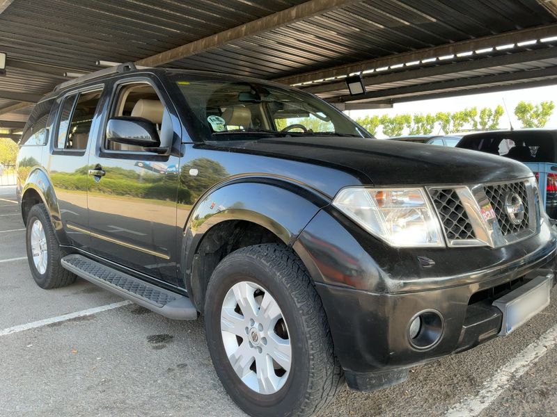 Nissan Pathfinder 2.5 dCi LE — zdjęcie 8