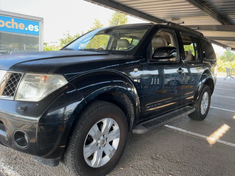 Nissan Pathfinder 2.5 dCi LE — zdjęcie 2