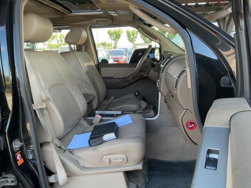 Nissan Pathfinder 2.5 dCi LE — zdjęcie 11