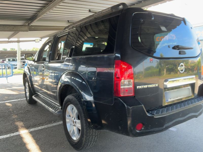 Nissan Pathfinder 2.5 dCi LE — zdjęcie 3